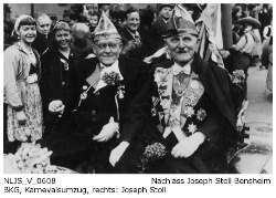 Joseph Stoll als Ehrenvorsitzender der Bensheimer Karnevalsgesellschaft "BKG" im Kreise des Elferrates. Joseph Stoll als Ehrenvorsitzender der Bensheimer Karnevalsgesellschaft "BKG" während eines Fastnachtsumzugs in Bensheim.